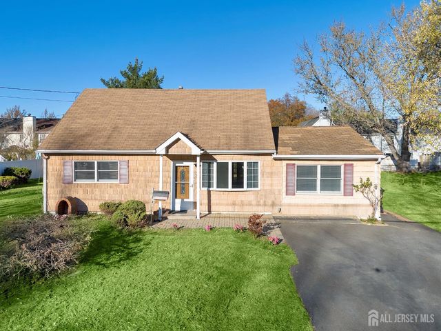 $519,900 | 33 Franciscan Way | Hazlet Township - Monmouth County