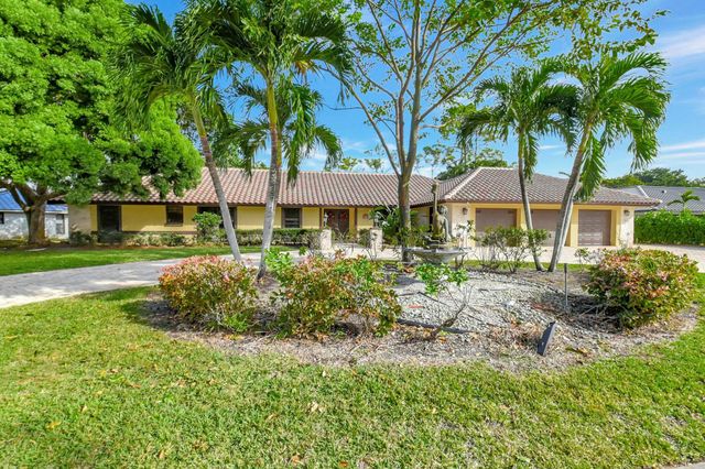 $1,350,000 | 581 South Country Club Drive | Atlantis Country Club