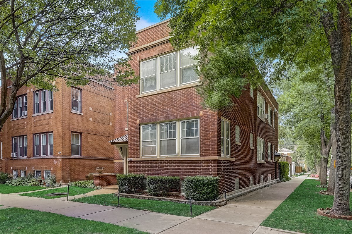 5658 North Campbell Avenue, Chicago, IL 60659 | Compass