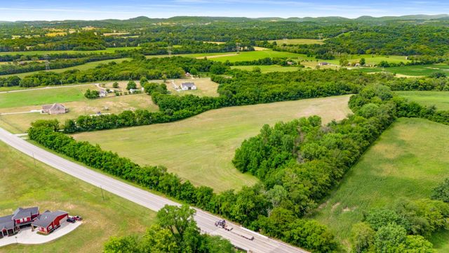 $765,000 | 7 Highway 41A South