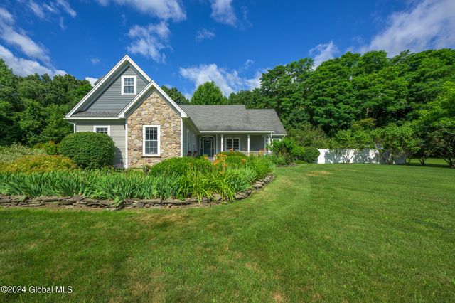 $825,000 | 14 Presidential Drive | Kinderhook