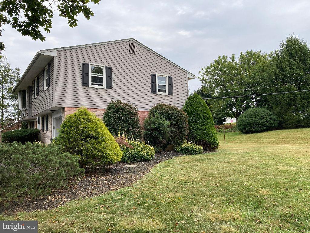 2572 Green Acres Drive, Allentown, PA 18103 | Compass