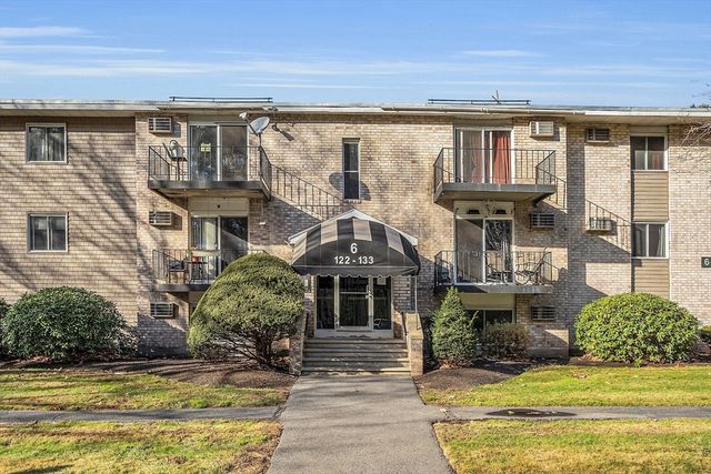 $314,000 | 440 North Avenue, Unit 122 | Upper Main Street