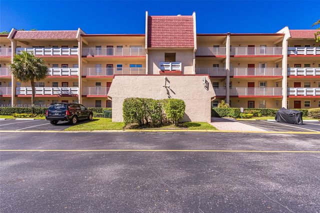 $135,000 | 1005 Country Club Drive, Unit 307 | Margate