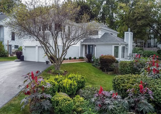 $590,000 | 417 Lake Shore Boulevard | Wauconda