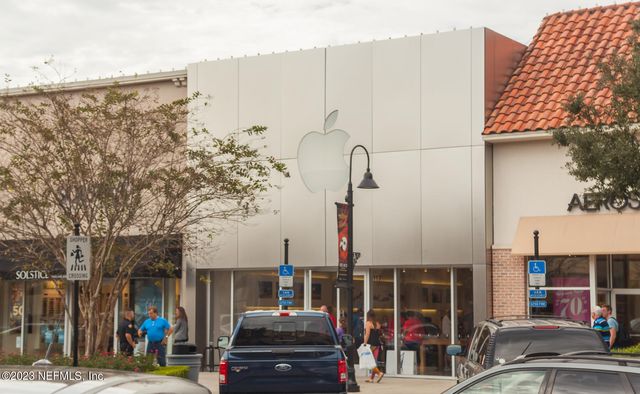 St. Johns Town Center - Apple Store - Apple