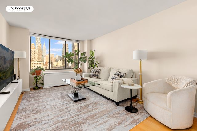 $1,495,000 | 5 East 22nd Street, Unit 30L | Flatiron