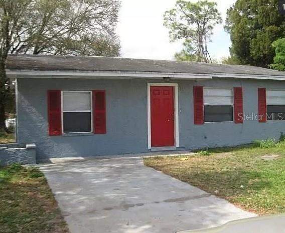 a view of outdoor space yard and garage