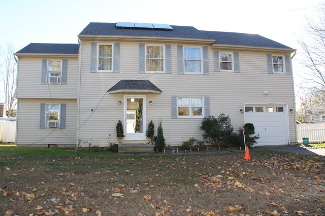 $710,000 | 4 Beachman Avenue | Saybrook Manor