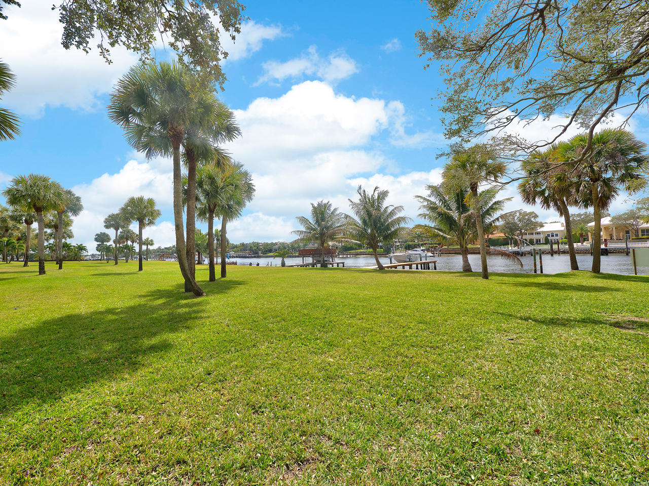 View Of Intracoastal & Park Like Setting