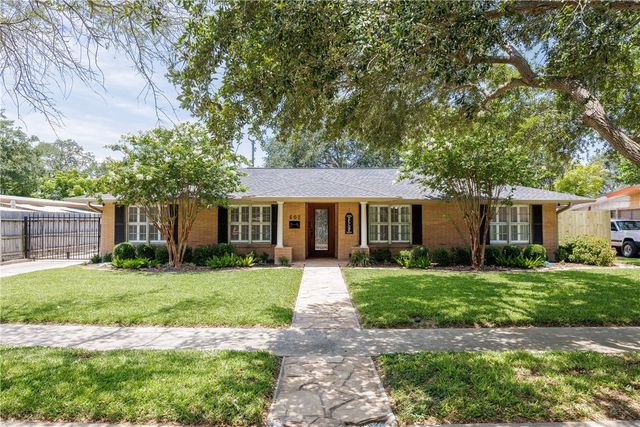 $425,000 | 602 Dolphin Place | Midtown Corpus Christi