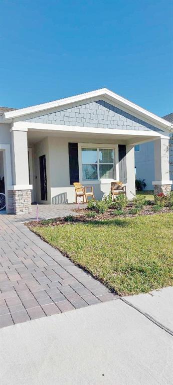 a front view of house with yard