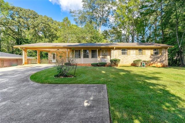 $324,500 | 652 Oak Road Southwest | River Oak Hills