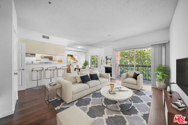 $795,000 | 147 West Acacia Avenue, Unit 158 | South Glendale