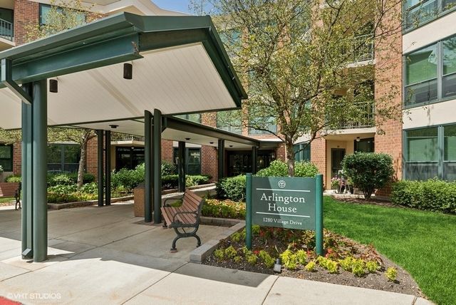 $439,000 | 1280 Village Drive, Unit 313A | Arlington Heights