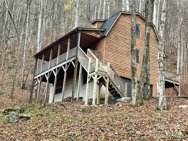 $449,900 | 579 Apple Creek Road | Waynesville Township - Haywood County