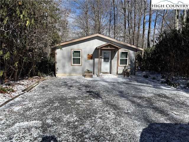 $429,000 | 123 Whispering Pine Loop | Linville Land Harbor