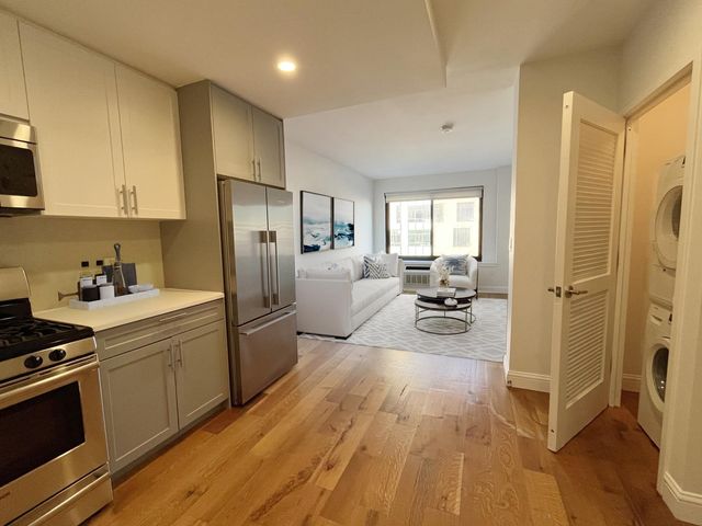 $2,986 | 490 Myrtle Avenue, Unit 6J | Clinton Hill