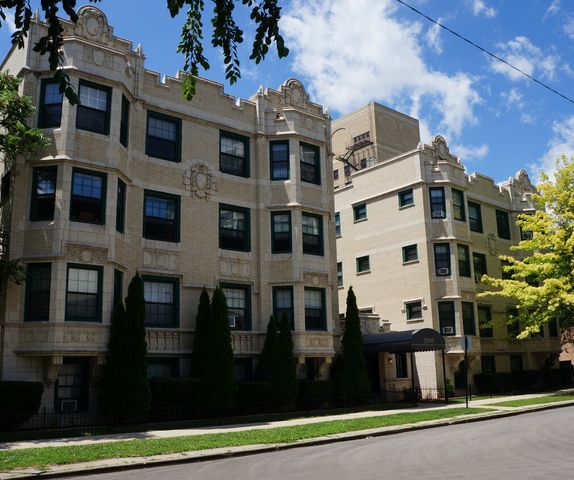 $1,325 | 5120 South Harper Avenue, Unit B11 | Hyde Park