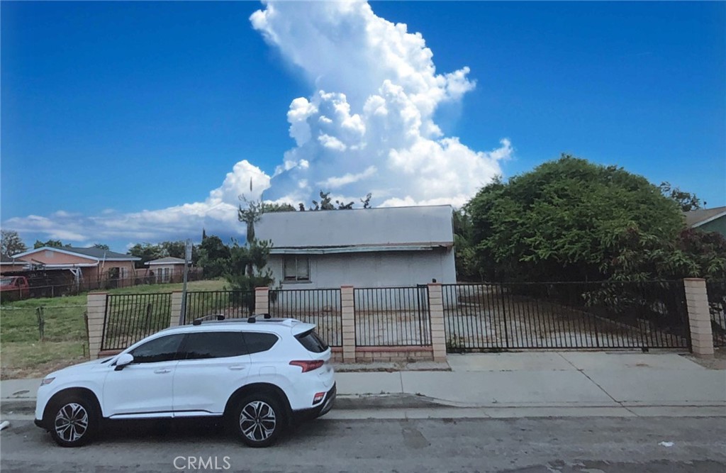 a car parked in front of a house