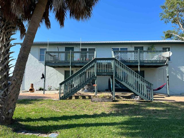 $1,600 | 208 Arricola Avenue, Unit B | Anastasia Island