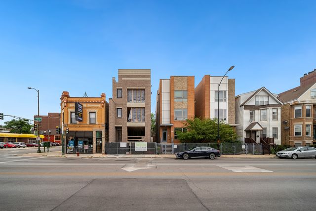 $625,000 | 1350 West Diversey Parkway, Unit 2 | Lake View