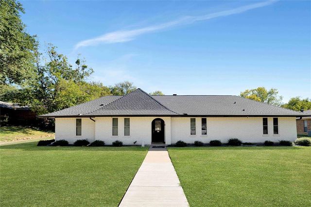 $400,000 | 3513 Racquet Club Drive | Country Club Park