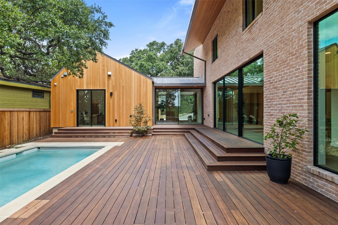 a view of outdoor space yard deck and patio