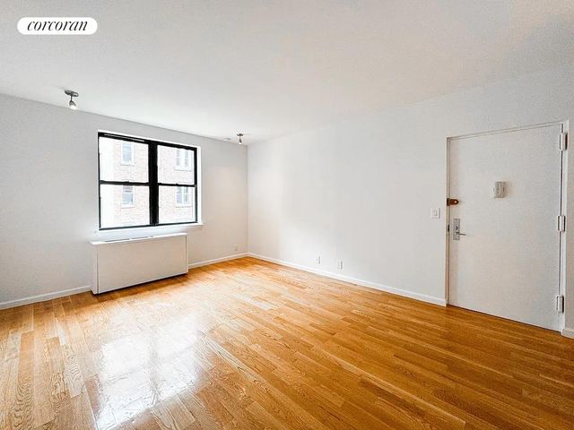 $3,095 | 67 East 3rd Street, Unit 2C | East Village