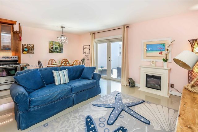 $359,900 | 320 South Surf Road, Unit 202 | South Central Beach