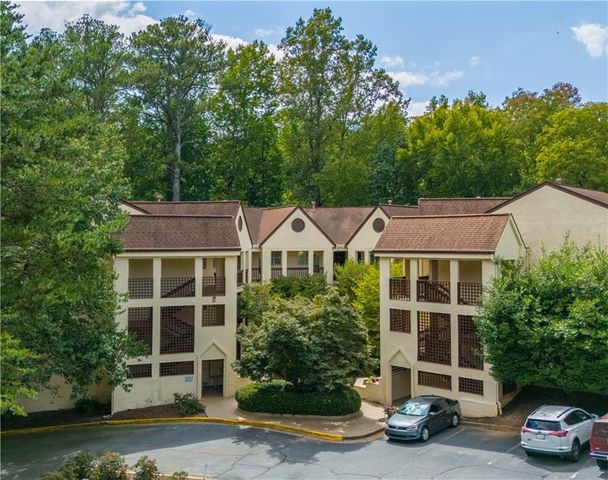 $289,900 | 484 Sherman Way | Westchester Hills