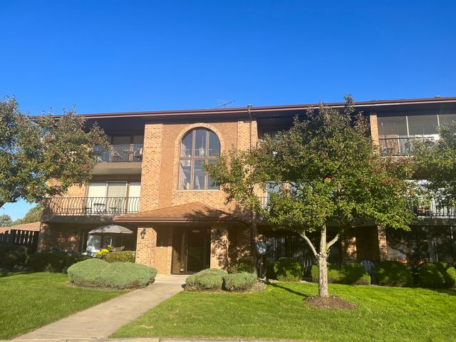 $249,900 | 11109 Heritage Drive, Unit 2C | Palos Hills