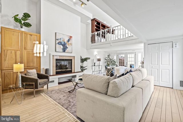 $1,250,000 | 254 South 9th Street | Washington Square West