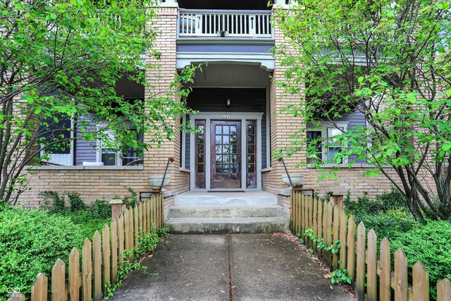 $1,650 | 537 East 11th Street | Chatham Arch