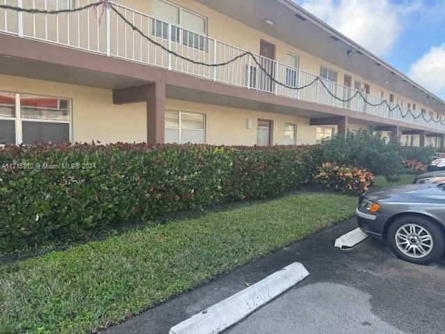 $140,000 | 7500 Northwest 5th Place, Unit 103 | Oriole Gardens