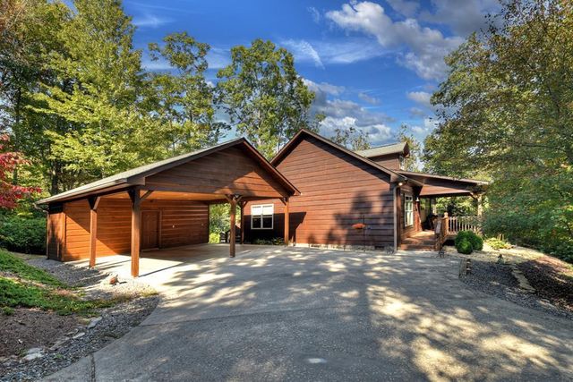 $493,900 | 36 Rustic Barn Trail