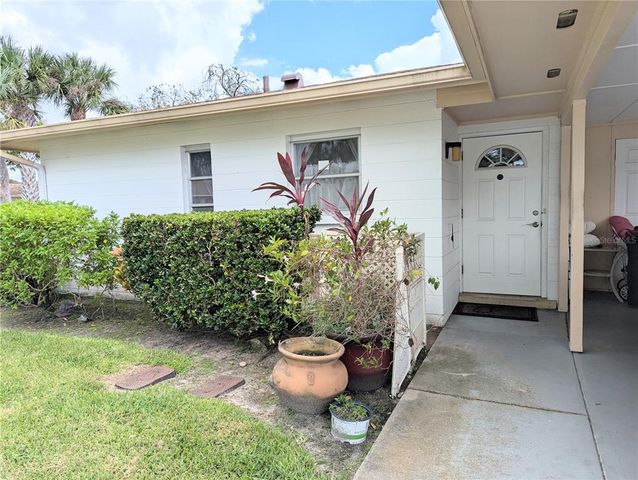 $179,900 | 5051 Live Oak Circle | South Bradenton