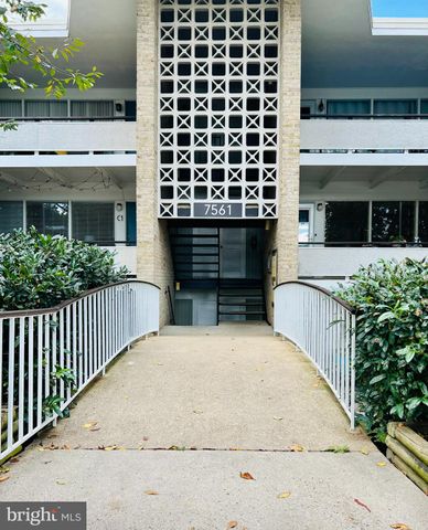 $2,100 | 7561 Spring Lake Drive, Unit C2 | Potomac