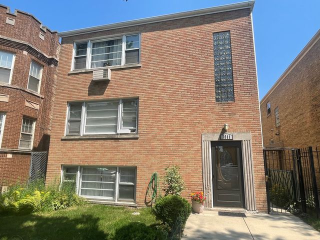 $785,000 | 7511 North Claremont Avenue | West Rogers Park