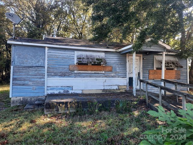 $85,000 | 149 Crowell Drive Southwest | Logan