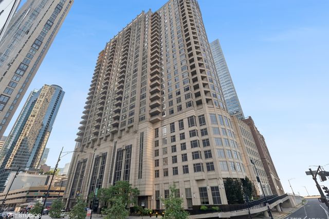 $885,000 | 530 North Lake Shore Drive, Unit 1204 | Near North Side