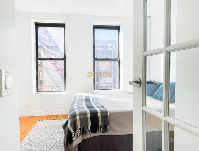 $2,995 | 533 East 5th Street, Unit 15 | East Village