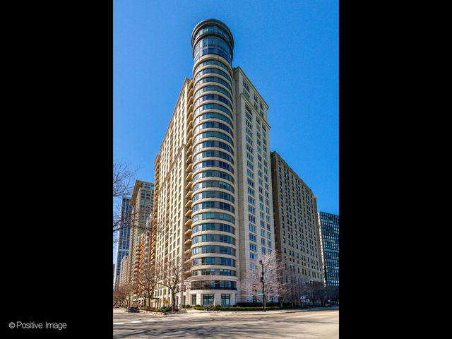 $1,395,000 | 840 North Lake Shore Drive, Unit 1502 | Near North Side