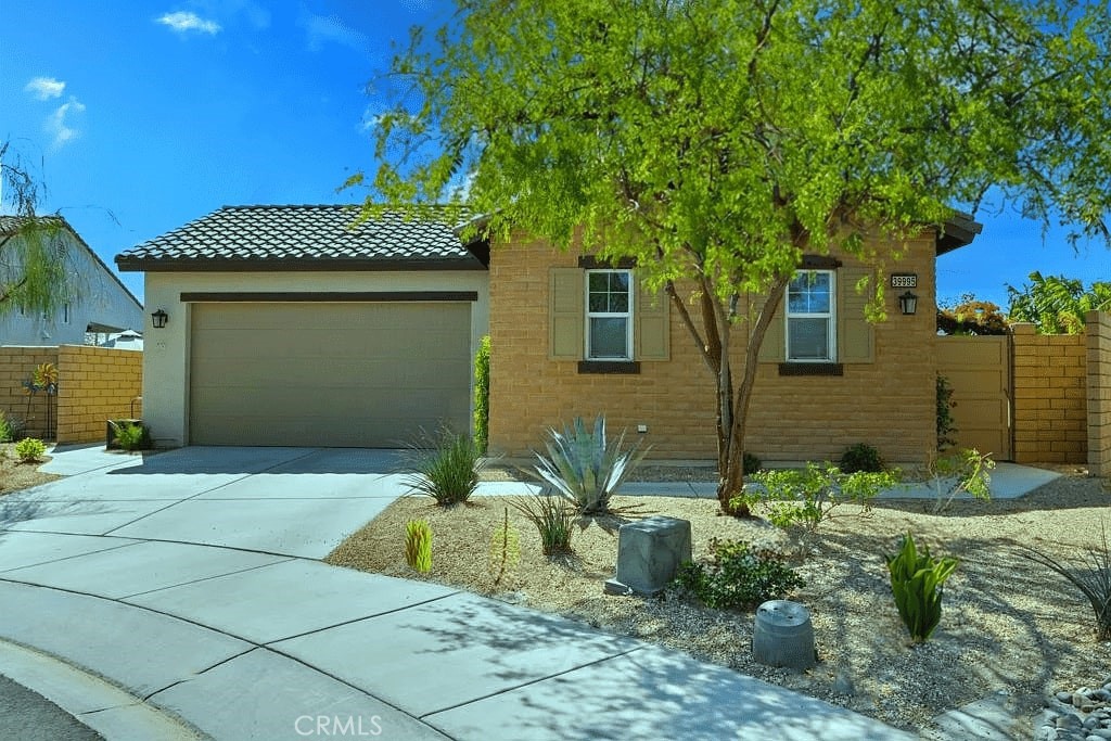 a house view with a outdoor space