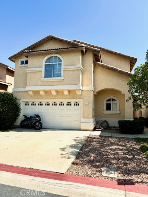 Great Curb Appeal!