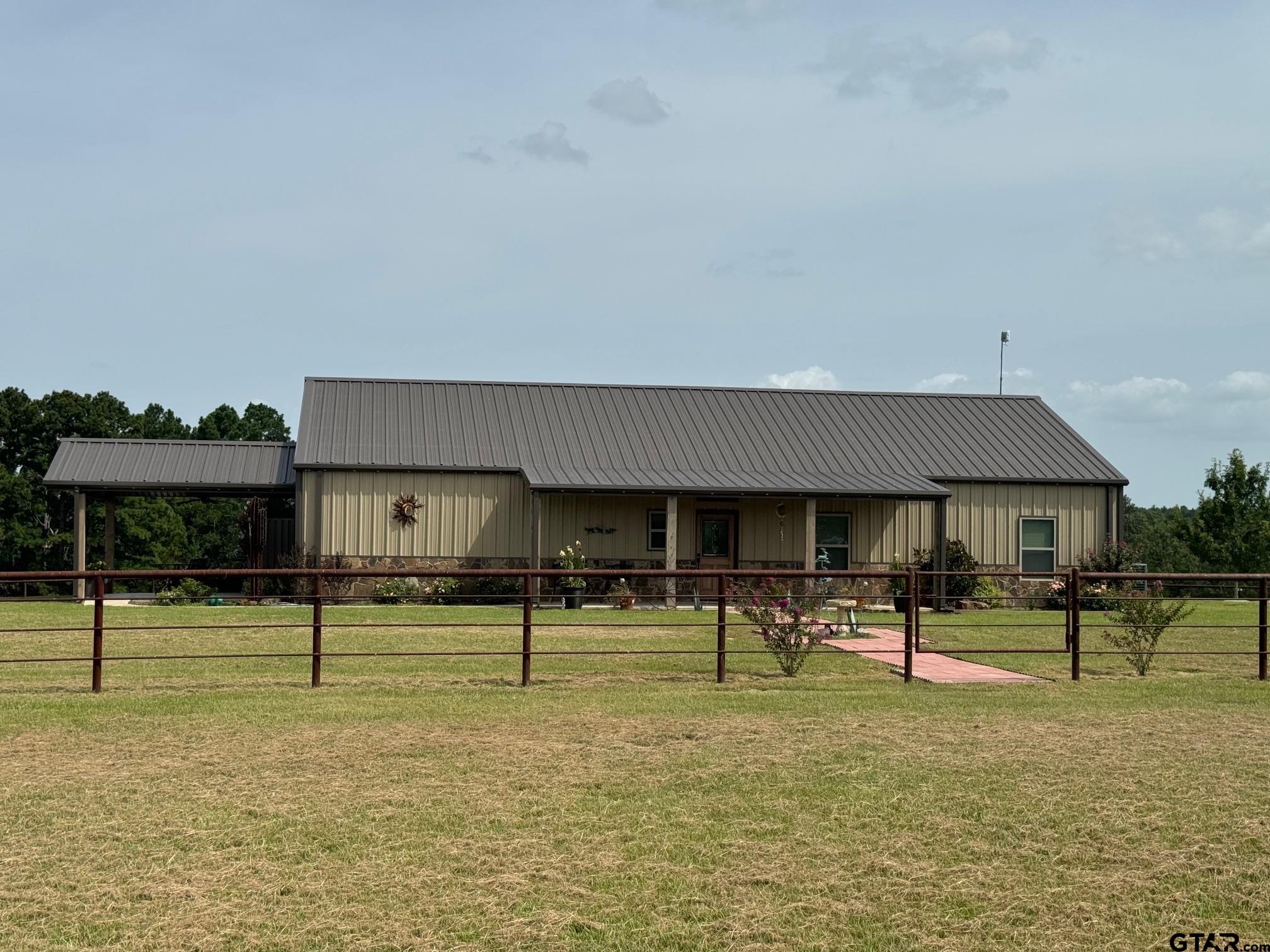 a view of outdoor space