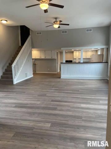 $1,030 | 201 East Main Street | Rochester