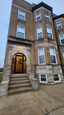 $195,000 | 4638 South Vincennes Avenue, Unit G | Bronzeville