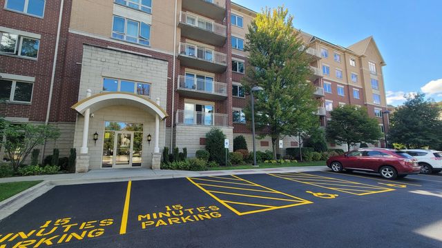 $325,000 | 8300 Concord Drive, Unit 514 | Morton Grove