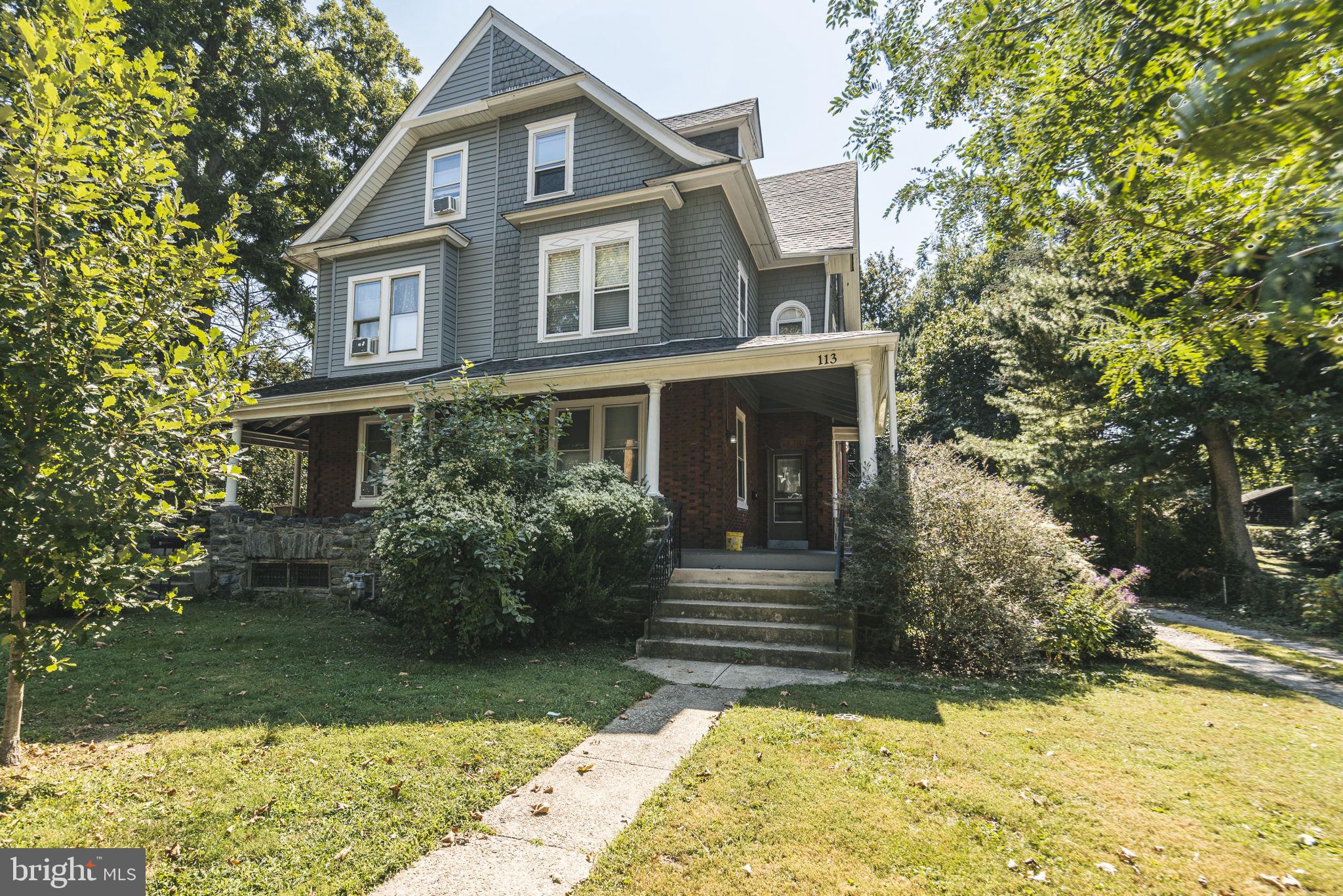 a front view of house with yard